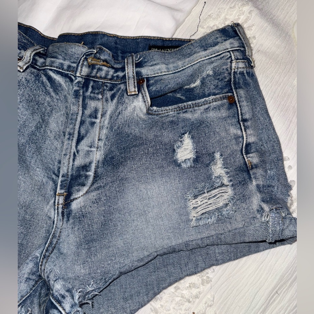 BLANKNYC Women's Hollyweird Distressed Denim Cutoff Shorts Blue Size 29 Mid Rise - Picture 4 of 14